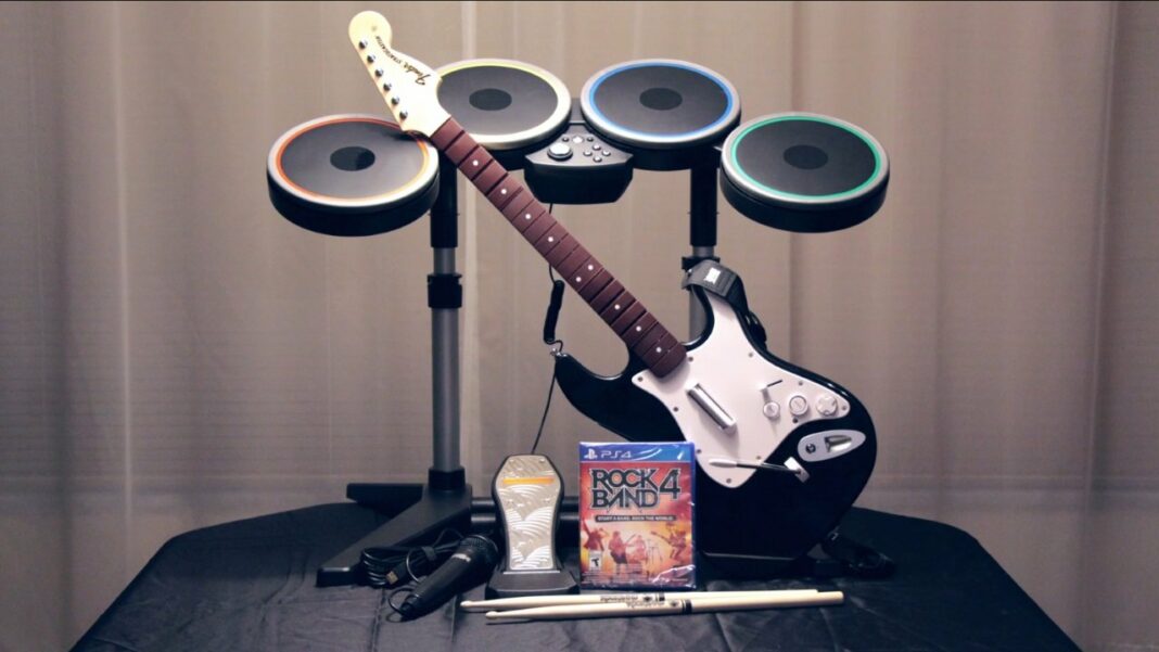 Rock-Band-4-Band-In-A-Box-Unboxing-Video-760x428